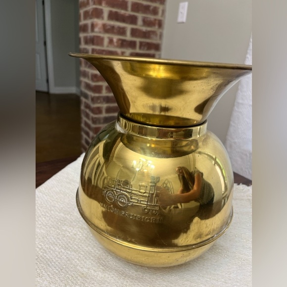 Union Pacific Railroad Brass Spittoon Embossed Home Decor Train Weighted Bottom - Picture 6 of 11